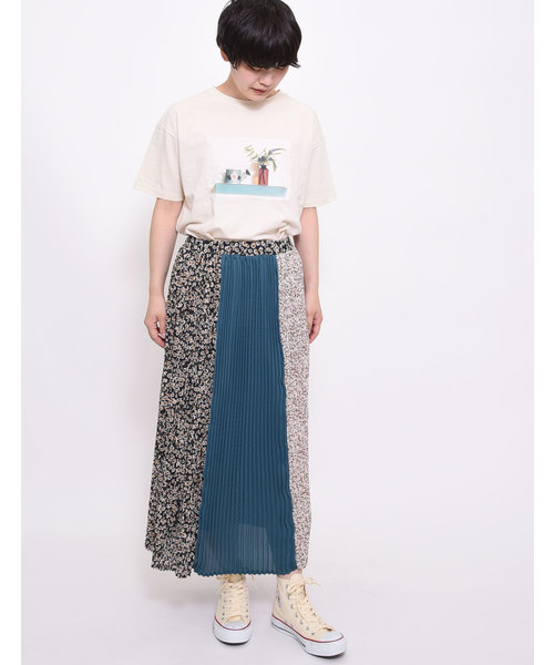 POU DOU DOU(プードゥドゥ)の「パッチワークアコーディオンプリーツスカート(スカート・レディース・ブラック/イエロー/ネイビー・3)」の4枚目の写真