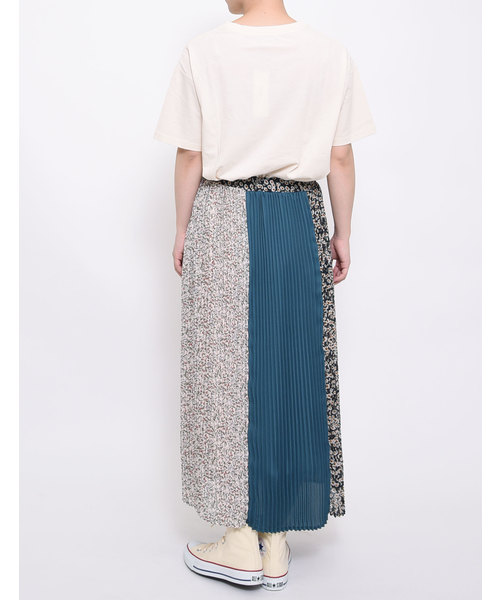 POU DOU DOU(プードゥドゥ)の「パッチワークアコーディオンプリーツスカート(スカート・レディース・ブラック/イエロー/ネイビー・3)」の6枚目の写真