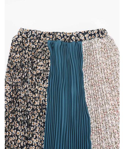 POU DOU DOU(プードゥドゥ)の「パッチワークアコーディオンプリーツスカート(スカート・レディース・ブラック/イエロー/ネイビー・3)」の17枚目の写真