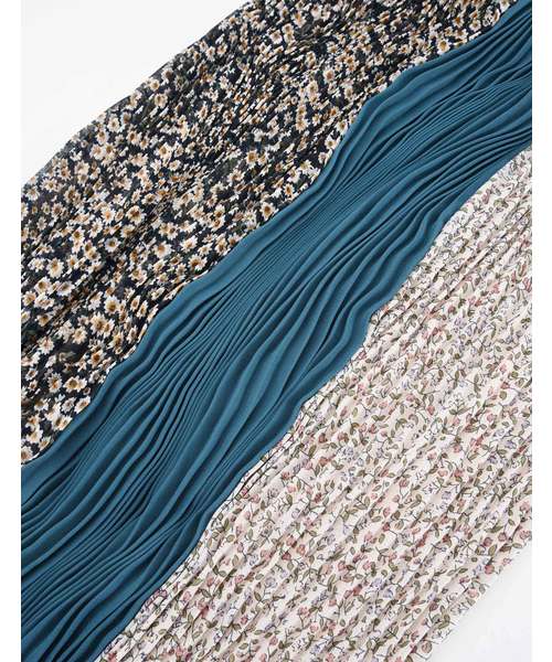 POU DOU DOU(プードゥドゥ)の「パッチワークアコーディオンプリーツスカート(スカート・レディース・ブラック/イエロー/ネイビー・3)」の18枚目の写真