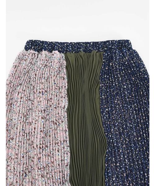 POU DOU DOU(プードゥドゥ)の「パッチワークアコーディオンプリーツスカート(スカート・レディース・ブラック/イエロー/ネイビー・3)」の9枚目の写真