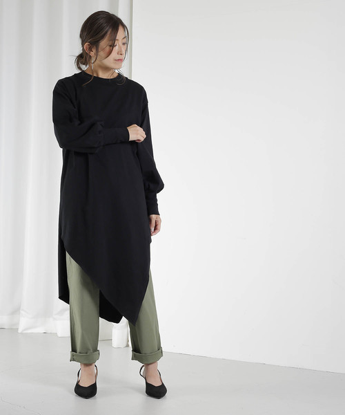 kha:ki(カーキ)の「「KHA:KI / カーキ」ヘムアシンメトリーモックネックバスクシャツ"ASYMMETRY HEM DRESS"(Tシャツ/カットソー・レディース・ホワイト/ブラック/ベージュ/ブラウン・1)」の5枚目の写真
