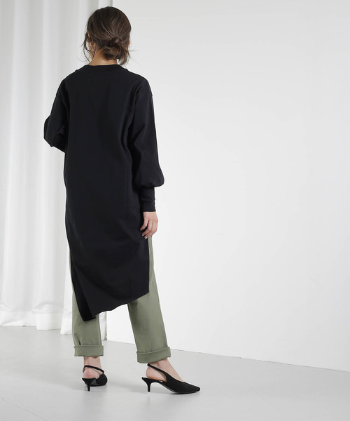 kha:ki(カーキ)の「「KHA:KI / カーキ」ヘムアシンメトリーモックネックバスクシャツ"ASYMMETRY HEM DRESS"(Tシャツ/カットソー・レディース・ホワイト/ブラック/ベージュ/ブラウン・1)」の7枚目の写真