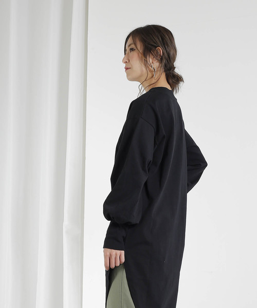 kha:ki(カーキ)の「「KHA:KI / カーキ」ヘムアシンメトリーモックネックバスクシャツ"ASYMMETRY HEM DRESS"(Tシャツ/カットソー・レディース・ホワイト/ブラック/ベージュ/ブラウン・1)」の9枚目の写真