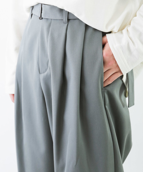 KAZUYUKI KUMAGAI ATTACHMENT（カズユキクマガイアタッチメント）の「60/2フランネラーナ高密度ギャバ ベルト付ワイドテーパードPT（その他パンツ・メンズ・ブラック/ベージュ/グリーン系その他・1/2/3）」の18枚目の写真