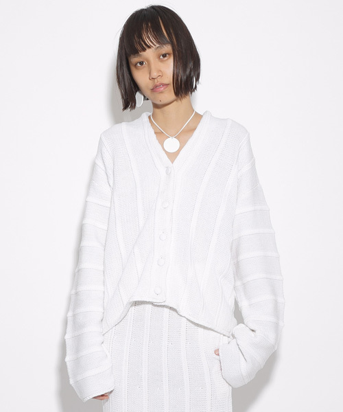 i(アイ)の「立体ラインニットC/D(カーディガン/ボレロ・レディース・ホワイト/ブラック・FREE)」の2枚目の写真