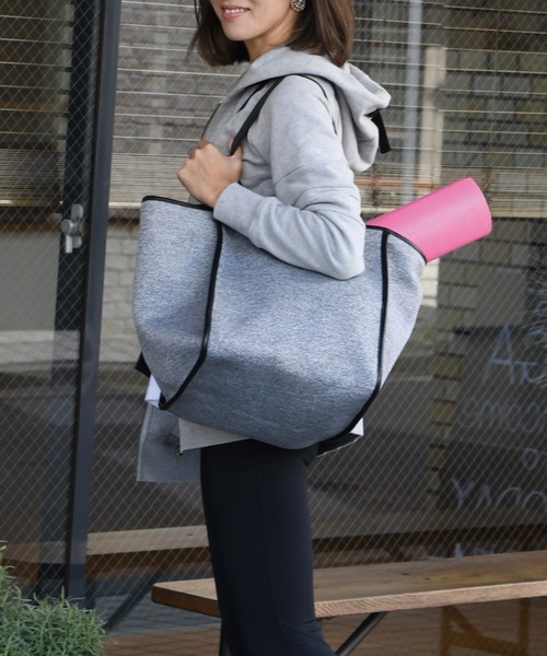 SOLPRESA（ソルプレーサ）の「【SOLPRESA】ボンディングトートバッグ ポーチセット　マザーズバッグ（トートバッグ・レディース・ブラック/グレー/ライトベージュ/ピンク/カーキ/モカ・FREE）」の4枚目の写真