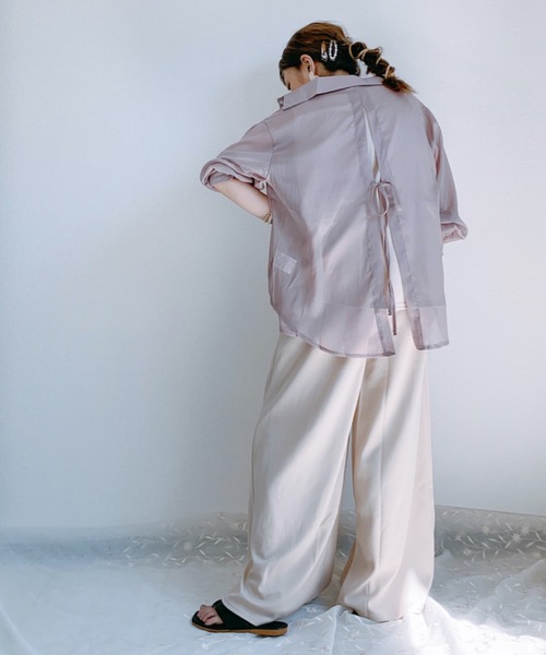 ap retro（アプレトロ）の「シャイニーバックスリットシャツ【ZOZO限定アイテム】（シャツ/ブラウス・レディース・ベージュ/パープル/ピンク/オフホワイト/グリーン/グレー・FREE）」の10枚目の写真