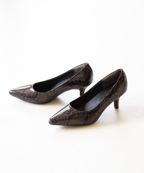 menue（メヌエ）の「【ふわっと軽い エアスイート】走れるパンプス 6cmヒールver.（パンプス・レディース・チャコールアッシュ/ライトブラウン/ブラック系その他4/ベージュ系その他2/ゴールド/ベージュ系その他/パイソン/ブラック系その他3/ブラック/ブルー系その他/グレイッシュベージュ/ブラック系その他2/ブラック系その他/ボルドー/その他/アイボリー/ブラック系その他5/ブラック系その他6/ベージュ系その他3/ライトグレー・24.5cm/26.5cm/26cm/24cm/23.5cm/25.5cm/21.5cm/22.5cm/22cm/23cm/25cm/22.0cm/23.0cm/25.0cm/26.0cm/24.0cm/21.0cm）」の6枚目の写真