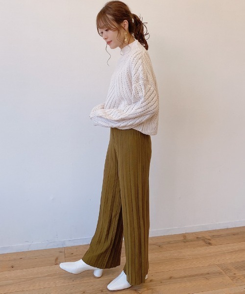 VANNIE U（ヴァニーユー）の「ハイネックぽこぽこショートニット（ニット/セーター・レディース・ブラウン/オリーブ/ブルー/ナチュラル・FREE）」の7枚目の写真