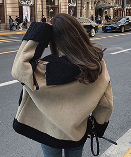 Girly Doll(ガーリードール)の「エコムートンボアジャケット(ブルゾン・レディース・ブラック/ブラウン/グレー/キャメル・FREE)」の7枚目の写真