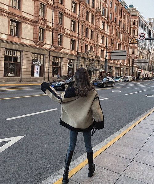 Girly Doll(ガーリードール)の「エコムートンボアジャケット(ブルゾン・レディース・ブラック/ブラウン/グレー/キャメル・FREE)」の5枚目の写真