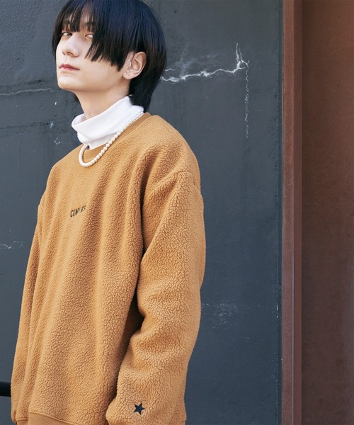 CONVERSE(コンバース)の「CONVERSE/コンバース 別注 ボア センター刺繍ロゴ ビッグシルエット クルーネックスウェット/クルーネックボアトレーナー(スウェット・メンズ・ベージュ/ブラウン/ブラック/ナチュラル/ネイビー・FREE)」の4枚目の写真