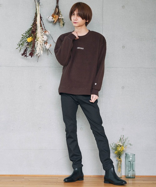 CONVERSE(コンバース)の「CONVERSE/コンバース 別注 ボア センター刺繍ロゴ ビッグシルエット クルーネックスウェット/クルーネックボアトレーナー(スウェット・メンズ・ベージュ/ブラウン/ブラック/ナチュラル/ネイビー・FREE)」の6枚目の写真