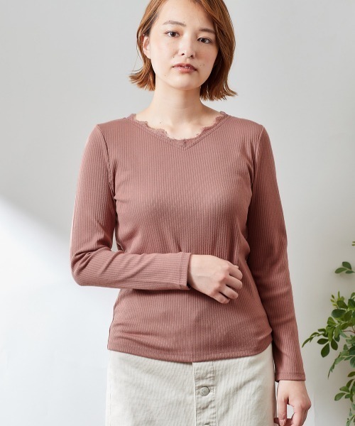 e.r.g*（イーアールジー）の「ＶネックレースＴｅｅ（Tシャツ/カットソー・レディース・ブラック/オフホワイト/ピンク/ブラウン・M）」の4枚目の写真