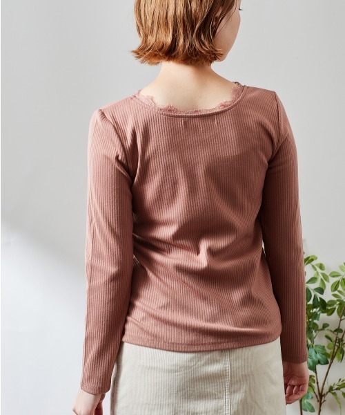 e.r.g*（イーアールジー）の「ＶネックレースＴｅｅ（Tシャツ/カットソー・レディース・ブラック/オフホワイト/ピンク/ブラウン・M）」の9枚目の写真