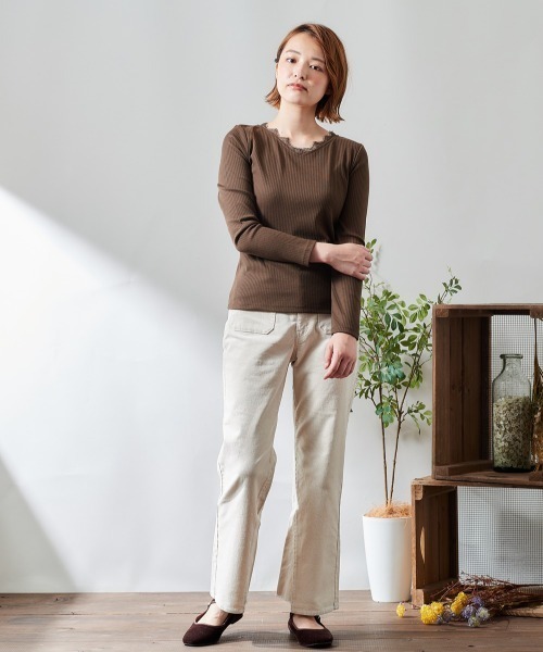 e.r.g*（イーアールジー）の「ＶネックレースＴｅｅ（Tシャツ/カットソー・レディース・ブラック/オフホワイト/ピンク/ブラウン・M）」の12枚目の写真