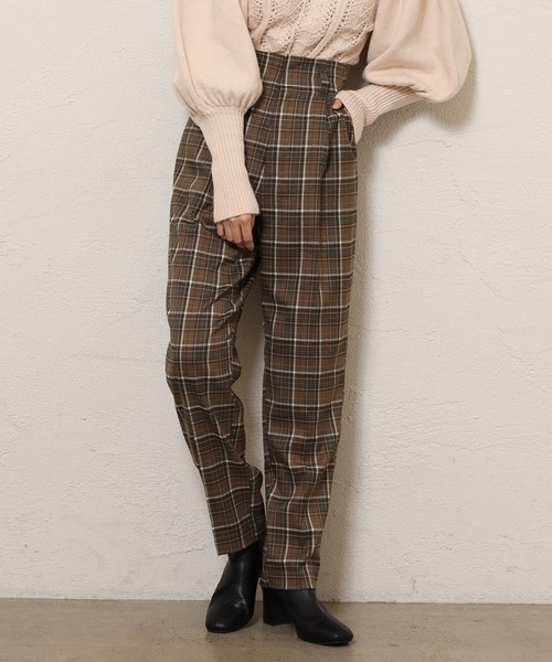 one after another NICE CLAUP（ワンアフターアナザーナイスクラップ）の「【ZOZO限定】カラーテーパードパンツ（スラックス・レディース・ブラウン/アイボリー/ブラウン系その他/ベージュ系その他/オレンジ系その他・FREE）」の4枚目の写真