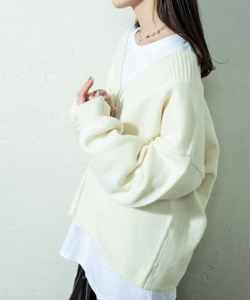 mystic（ミスティック）の「深Vニット（ニット/セーター・レディース・ブラウン/パープル/ベージュ/アイボリー・FREE）」の2枚目の写真