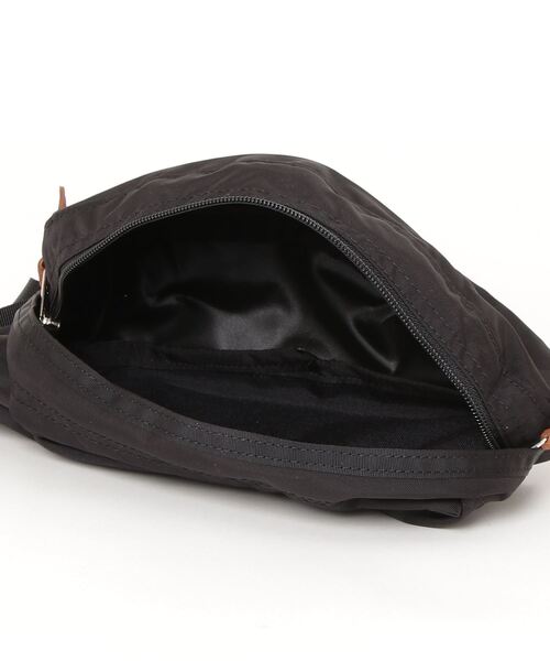 GREGORY（グレゴリー）の「GREGORY/グレゴリー/ボディバッグ/ウエストポーチ TAILRUNNER/テールランナー（ボディバッグ/ウエストポーチ・メンズ・ブラック・ONESIZE）」の3枚目の写真