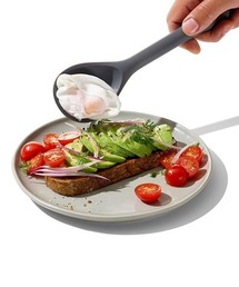 OXO（オクソー）の「【WEB限定】OXO/オクソー シリコン穴あきスプーン（キッチンツール）」