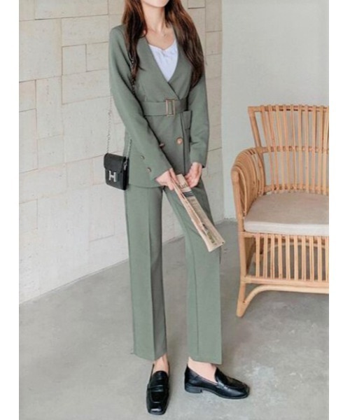 Ritzy（リッツィー）の「ベルトデザインダブルテーラードジャケット+パンツ　セットアップ（セットアップ・レディース・ブラック/グリーン/ベージュ・S/M/L）」の3枚目の写真