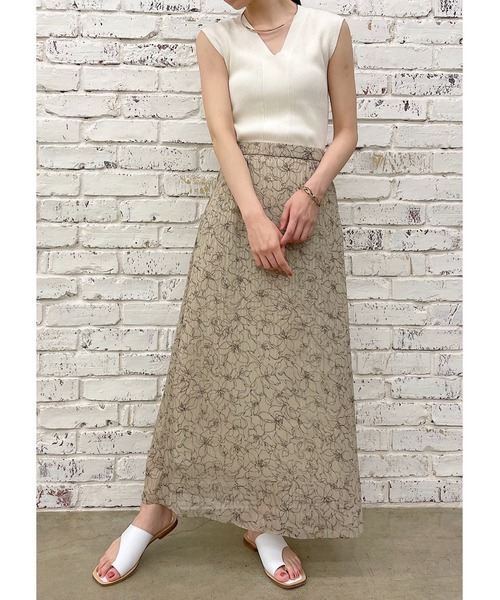 LOUNGEDRESS(ラウンジドレス)の「フラワーナロースカート(スカート・レディース・ブラック/ベージュ・FREE)」の3枚目の写真