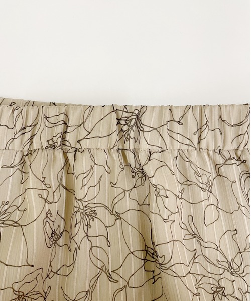 LOUNGEDRESS(ラウンジドレス)の「フラワーナロースカート(スカート・レディース・ブラック/ベージュ・FREE)」の15枚目の写真