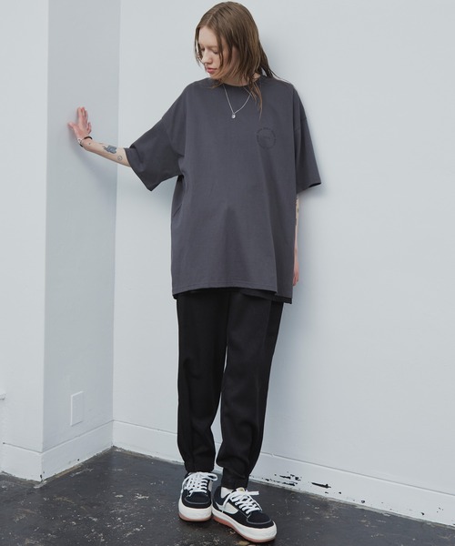 AIVER（アイバー）の「AIVER　カットオフパッチシルケットS/SビッグTEE（Tシャツ/カットソー・メンズ・チャコールグレー/ブラック/ナチュラル・MEDIUM/LARGE）」の22枚目の写真