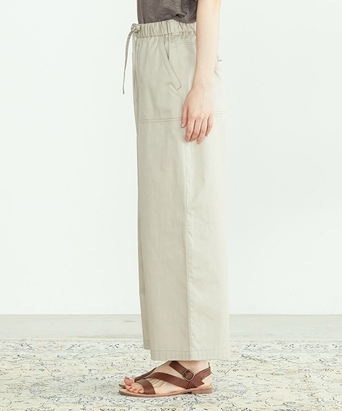 ONIGIRI（オニギリ）の「スリット　ワイドパンツ（その他パンツ・レディース・ホワイト/ベージュ・SMALL/MEDIUM/LARGE）」の10枚目の写真