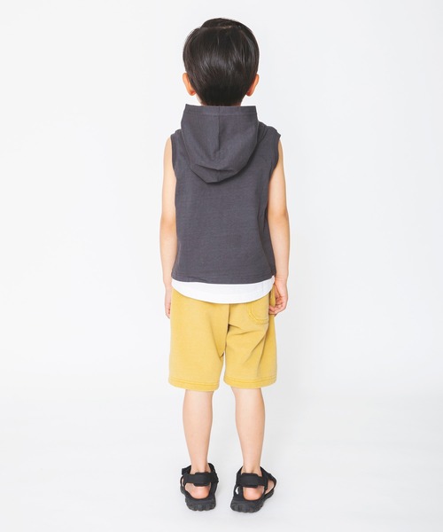 BRANSHES(ブランシェス)の「【UVカット】ボックスロゴタンクトップ(タンクトップ・キッズ・チャコールグレー/キャメル・90cm/110cm/100cm/120cm/130cm/140cm/150cm)」の8枚目の写真