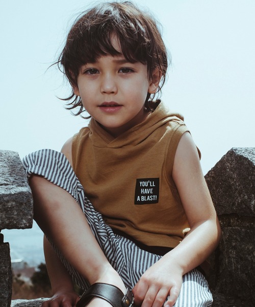 BRANSHES(ブランシェス)の「【UVカット】ボックスロゴタンクトップ(タンクトップ・キッズ・チャコールグレー/キャメル・90cm/110cm/100cm/120cm/130cm/140cm/150cm)」の17枚目の写真