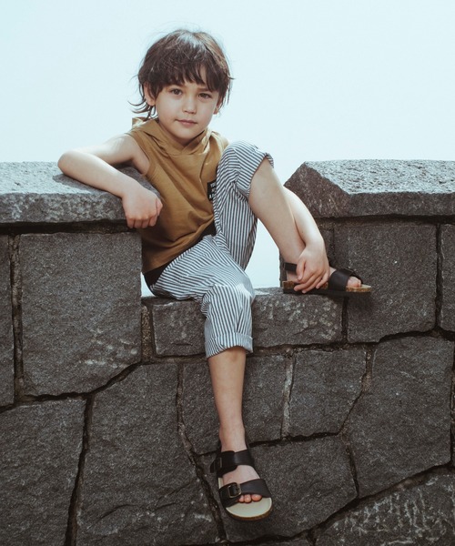 BRANSHES(ブランシェス)の「【UVカット】ボックスロゴタンクトップ(タンクトップ・キッズ・チャコールグレー/キャメル・90cm/110cm/100cm/120cm/130cm/140cm/150cm)」の21枚目の写真