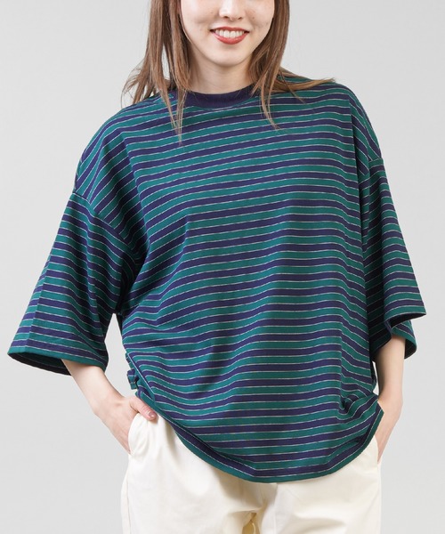 SPINNS（スピンズ）の「【ゆったりシルエット】10色展開 ボーダーリンガーTシャツ（Tシャツ/カットソー・レディース・ボルドー/ホワイト系その他/グレー系その他/グリーン系その他/ブルー系その他/イエロー系その他/レッド系その他/ホワイト系その他2/ホワイト系その他3/グリーン系その他2・ONESIZE）」の6枚目の写真