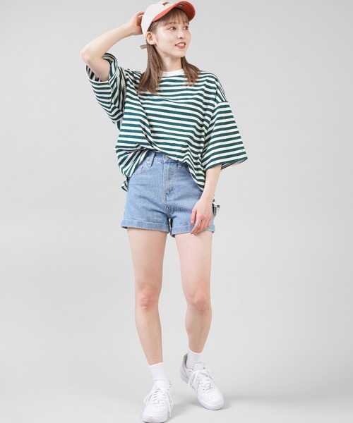 SPINNS（スピンズ）の「【ゆったりシルエット】10色展開 ボーダーリンガーTシャツ（Tシャツ/カットソー・レディース・ボルドー/ホワイト系その他/グレー系その他/グリーン系その他/ブルー系その他/イエロー系その他/レッド系その他/ホワイト系その他2/ホワイト系その他3/グリーン系その他2・ONESIZE）」の20枚目の写真