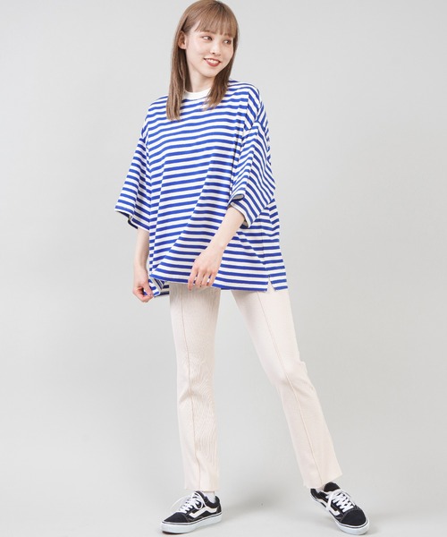 SPINNS（スピンズ）の「【ゆったりシルエット】10色展開 ボーダーリンガーTシャツ（Tシャツ/カットソー・レディース・ボルドー/ホワイト系その他/グレー系その他/グリーン系その他/ブルー系その他/イエロー系その他/レッド系その他/ホワイト系その他2/ホワイト系その他3/グリーン系その他2・ONESIZE）」の15枚目の写真