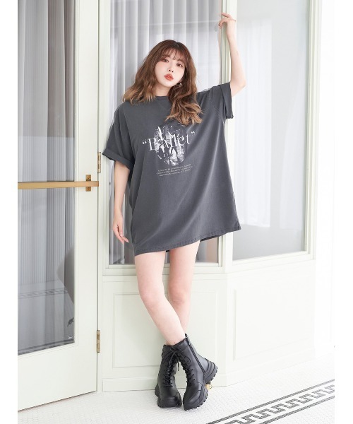 Darich(ダーリッチ)の「ballerinaグラフィックTシャツ(Tシャツ/カットソー・レディース・ホワイト/チャコールグレー/グレー・FREE)」の4枚目の写真