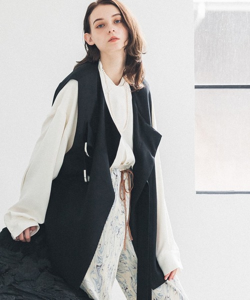 LiNoH（リノー）の「WOOL TWILL BELTED VEST（ベスト・メンズ・ブラック/グリーン・FREE）」の6枚目の写真