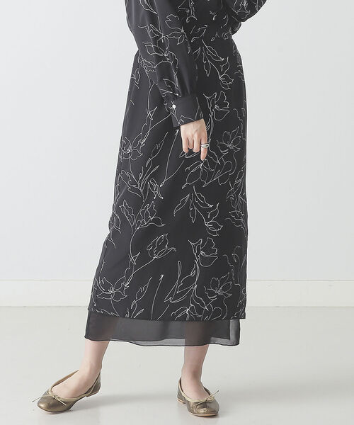 BEAMS LIGHTS(ビームスライツ)の「BEAMS LIGHTS / ドロー フラワー プリント Iライン スカート(スカート・レディース・オフホワイト/ブラック・36/38)」の3枚目の写真