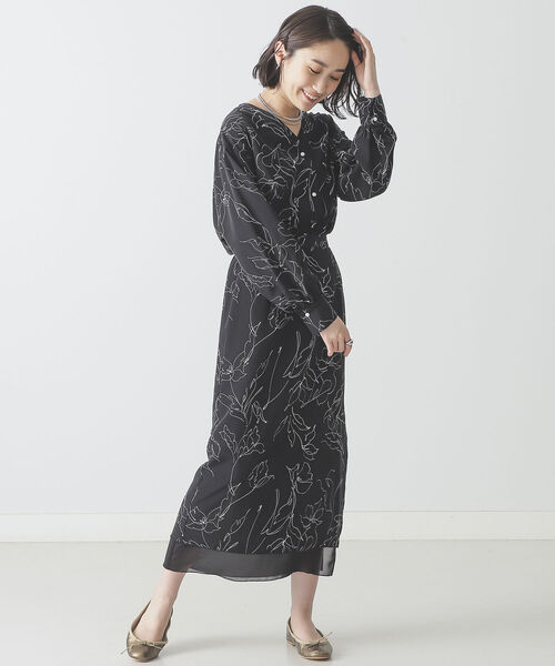 BEAMS LIGHTS(ビームスライツ)の「BEAMS LIGHTS / ドロー フラワー プリント Iライン スカート(スカート・レディース・オフホワイト/ブラック・36/38)」の7枚目の写真