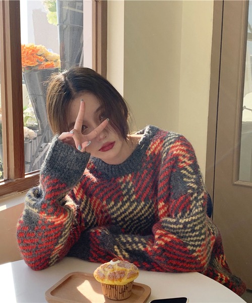 Jewelobe(ジュエローブ)の「デカチェックオーバーサイズニットプルオーバー(ニット/セーター・レディース・グレー/オレンジ・FREE)」の16枚目の写真