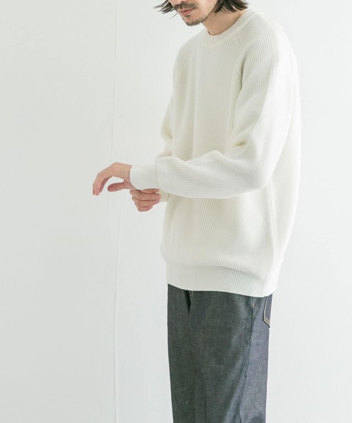 URBAN RESEARCH（アーバンリサーチ）の「ハンドウォッシャブルウールクルーネックニット（ニット/セーター・メンズ・ブラック/オフホワイト/チャコールグレー/パープル・LARGE/MEDIUM）」の8枚目の写真