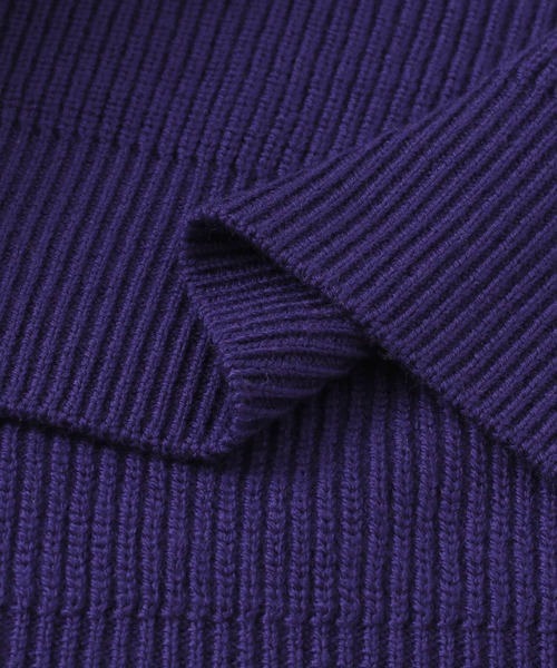URBAN RESEARCH（アーバンリサーチ）の「ハンドウォッシャブルウールクルーネックニット（ニット/セーター・メンズ・ブラック/オフホワイト/チャコールグレー/パープル・LARGE/MEDIUM）」の21枚目の写真