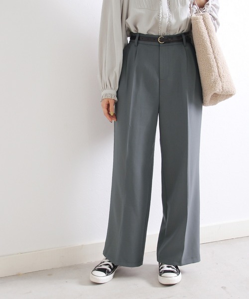 Crisp yours(クリスプユアーズ)の「【WEB限定】2タックセンタープレスパンツ(スラックス・レディース・ベージュ/ブラウン/グレー・FREE)」の2枚目の写真