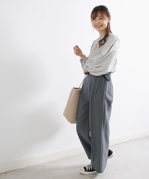 Crisp yours(クリスプユアーズ)の「【WEB限定】2タックセンタープレスパンツ(スラックス・レディース・ベージュ/ブラウン/グレー・FREE)」の4枚目の写真