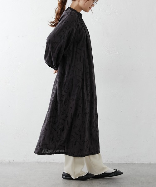 PUAL CE CIN（ピュアルセシン）の「ボタニカル刺繍後ろリボンワンピース（ワンピース・レディース・ベージュ/スミクロ・FREE）」の10枚目の写真