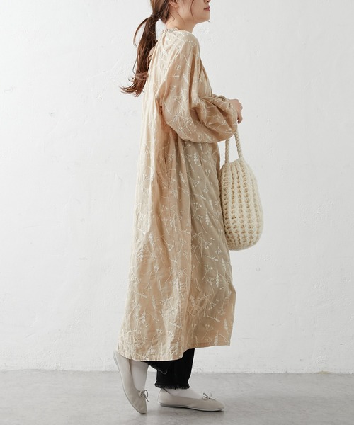 PUAL CE CIN（ピュアルセシン）の「ボタニカル刺繍後ろリボンワンピース（ワンピース・レディース・ベージュ/スミクロ・FREE）」の14枚目の写真