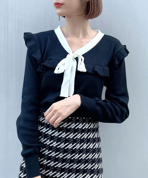 titty&Co. PETIT(ティティアンドコープティ)の「【titty&Co.PETIT】バイカラーリボンニットトップス(ニット/セーター・レディース・ホワイト/ブラック・FREE)」の1枚目の写真