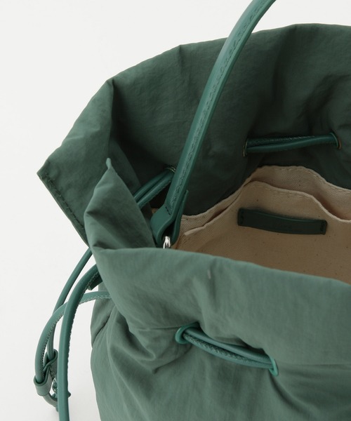 ROPE'（ロペ）の「ソフトパフドローストリング巾着バッグ（ハンドバッグ・レディース・ブラック/オレンジ/グリーン・FREE）」の9枚目の写真