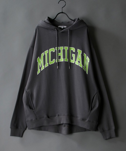 SITRY(シトリー)の「wide silhouette college print sweat hoodie/ワイドシルエット カレッジプリント スウェット フーディー/パーカー(パーカー・メンズ・グリーン/杢グレー/チャコールグレー/ネイビー/ブラック/ブルーグレー/グレイッシュベージュ/ホワイト系その他/オフホワイト/グレー系その他/ブラック系その他・M/L)」の5枚目の写真